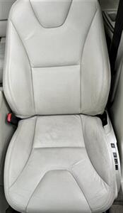 2013 Volvo XC60 T6   - Photo 14 - Portland, OR 97218