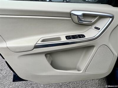 2013 Volvo XC60 T6   - Photo 9 - Portland, OR 97218