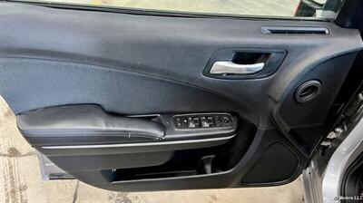 2015 Dodge Charger SE   - Photo 10 - Portland, OR 97218