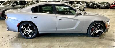 2015 Dodge Charger SE   - Photo 2 - Portland, OR 97218