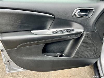 2016 Dodge Journey SXT   - Photo 10 - Portland, OR 97218