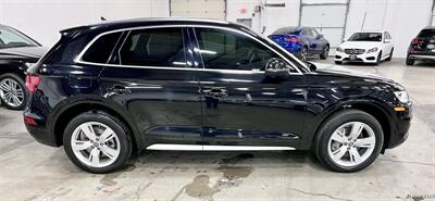 2018 Audi Q5 2.0T quattro Premium Plus   - Photo 2 - Portland, OR 97218