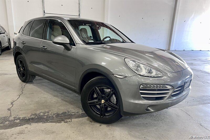 2014 Porsche Cayenne Platinum  