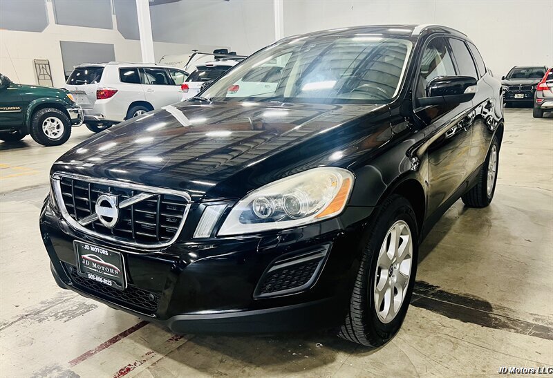 2013 Volvo XC60 3.2   - Photo 1 - Portland, OR 97218