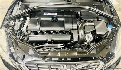 2013 Volvo XC60 3.2   - Photo 8 - Portland, OR 97218