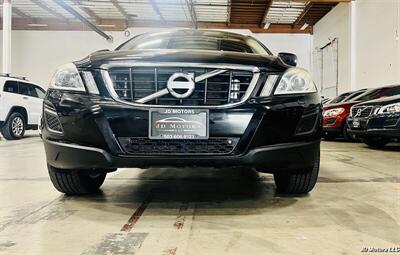 2013 Volvo XC60 3.2   - Photo 2 - Portland, OR 97218