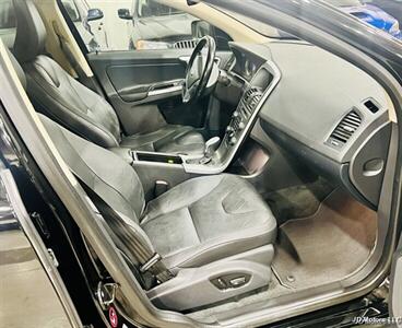 2013 Volvo XC60 3.2   - Photo 16 - Portland, OR 97218