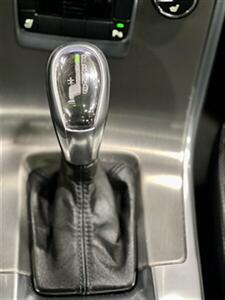 2013 Volvo XC60 3.2   - Photo 15 - Portland, OR 97218