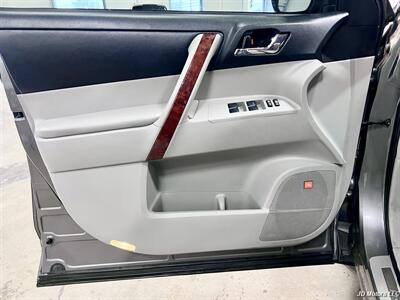 2012 Toyota Highlander Hybrid Limited   - Photo 10 - Portland, OR 97218