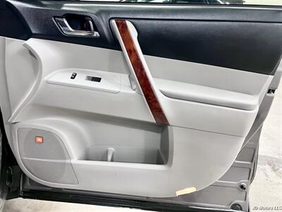 2012 Toyota Highlander Hybrid Limited   - Photo 24 - Portland, OR 97218