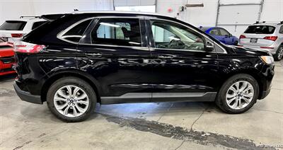 2019 Ford Edge Titanium   - Photo 2 - Portland, OR 97218
