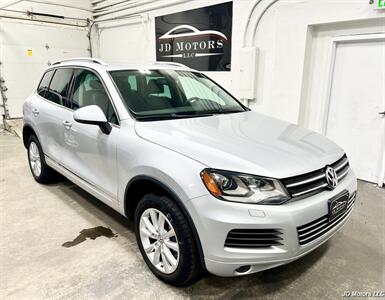 2013 Volkswagen Touareg TDI Sport   - Photo 1 - Portland, OR 97206