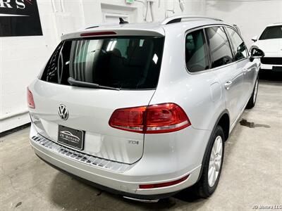 2013 Volkswagen Touareg TDI Sport   - Photo 3 - Portland, OR 97206