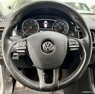 2013 Volkswagen Touareg TDI Sport   - Photo 15 - Portland, OR 97206