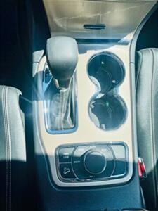 2016 Jeep Grand Cherokee Limited   - Photo 16 - Portland, OR 97218