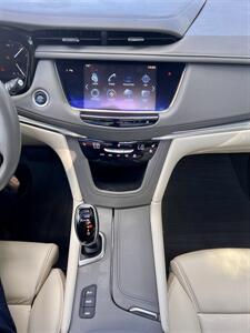 2017 Cadillac XT5 Premium Luxury - Photo 18 - Portland, OR 97218