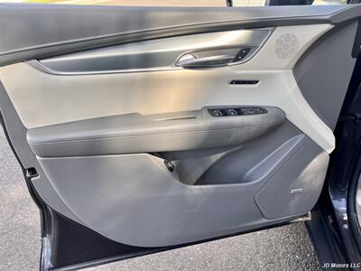 2017 Cadillac XT5 Premium Luxury - Photo 12 - Portland, OR 97218