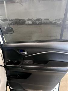 2017 Honda Pilot Elite   - Photo 23 - Portland, OR 97218