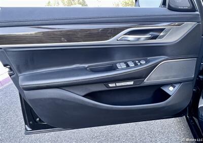 2018 BMW 740i - Photo 11 - Portland, OR 97218