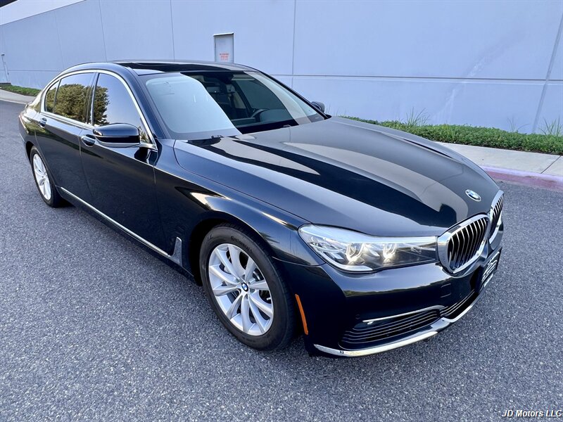 2018 BMW 740i   - Photo 1 - Portland, OR 97218