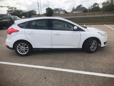 2016 Ford Focus SE   - Photo 8 - Houston, TX 77083