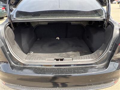 2018 Ford Focus SE   - Photo 19 - Houston, TX 77083