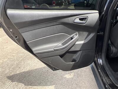 2018 Ford Focus SE   - Photo 17 - Houston, TX 77083