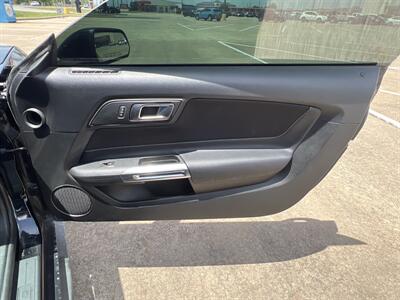 2021 Ford Mustang EcoBoost   - Photo 18 - Houston, TX 77083