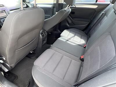 2010 Volkswagen Golf TDI   - Photo 18 - Houston, TX 77083