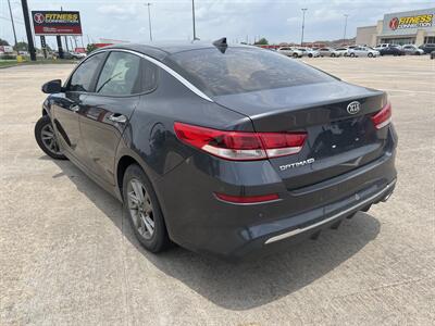 2019 Kia Optima LX   - Photo 5 - Houston, TX 77083