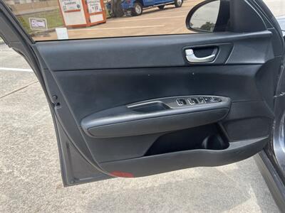 2019 Kia Optima LX   - Photo 10 - Houston, TX 77083