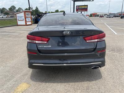 2019 Kia Optima LX   - Photo 6 - Houston, TX 77083