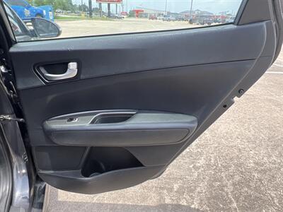2019 Kia Optima LX   - Photo 22 - Houston, TX 77083