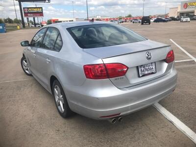 2011 Volkswagen Jetta TDI   - Photo 5 - Houston, TX 77083