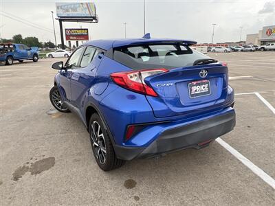 2018 Toyota C-HR XLE   - Photo 5 - Houston, TX 77083