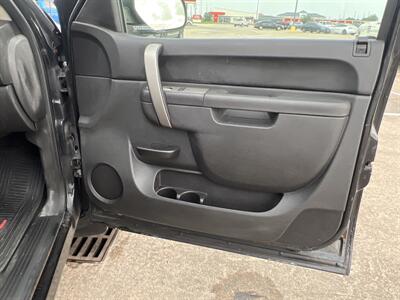 2011 GMC Sierra 1500 SLE   - Photo 19 - Houston, TX 77083