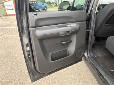 2011 GMC Sierra 1500 SLE   - Photo 15 - Houston, TX 77083