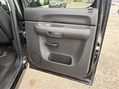2011 GMC Sierra 1500 SLE   - Photo 17 - Houston, TX 77083