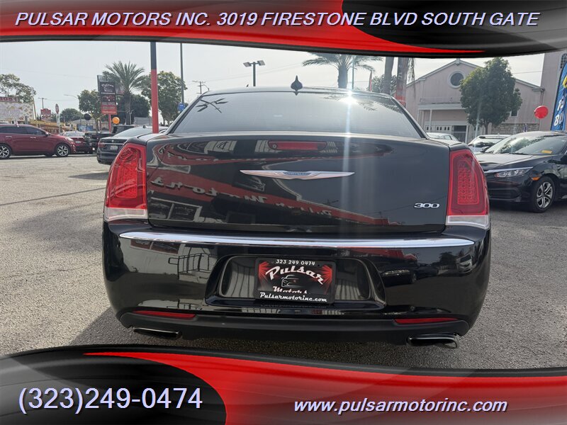 2018 Chrysler 300 Series Limited - Photo 16 - South Gate, CA 90280