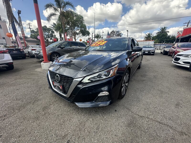 2022 Nissan Altima 2.5 SV  