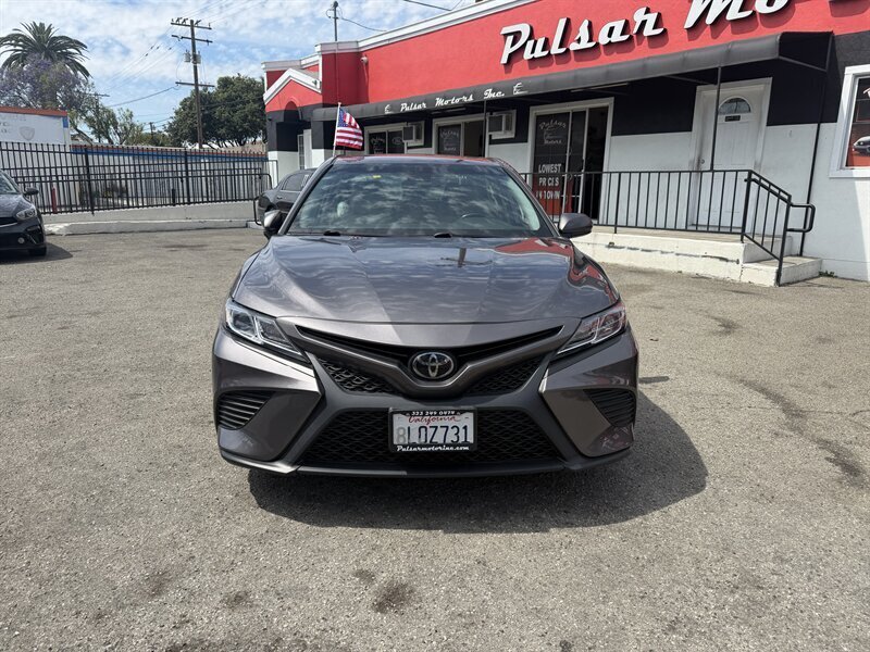 2020 Toyota Camry SE  