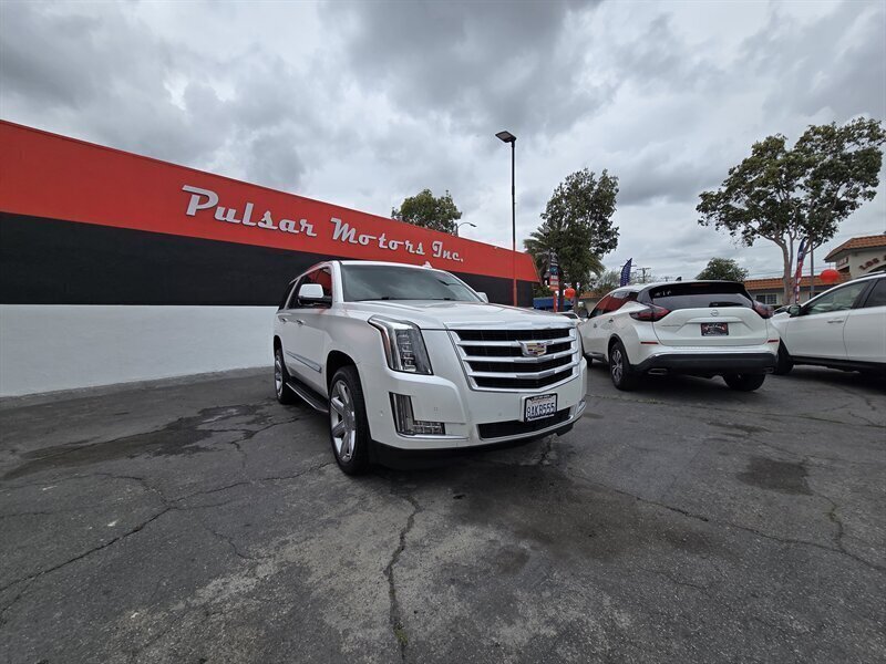 2017 Cadillac Escalade Luxury  