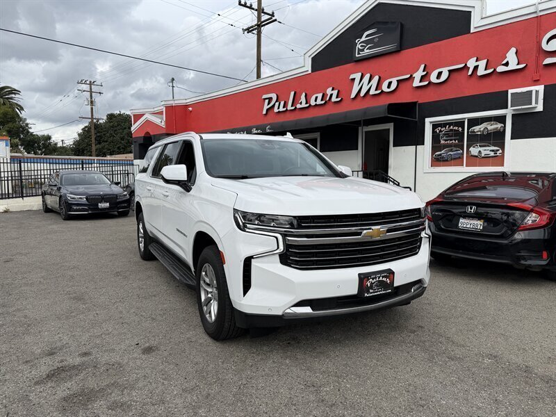 2023 Chevrolet Suburban LT  