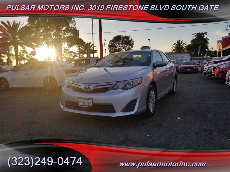 2014 Toyota Camry LE photo 2