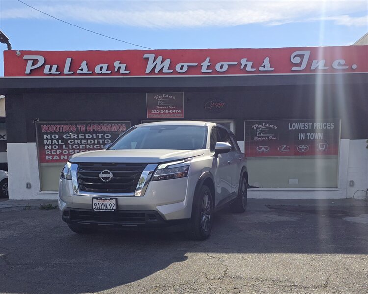 2022 Nissan Pathfinder S  