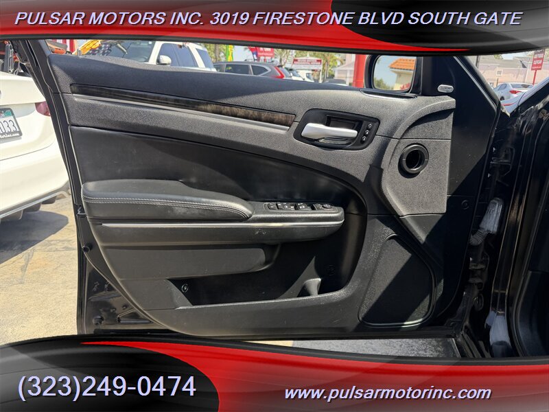 2016 Chrysler 300C - Photo 4 - South Gate, CA 90280