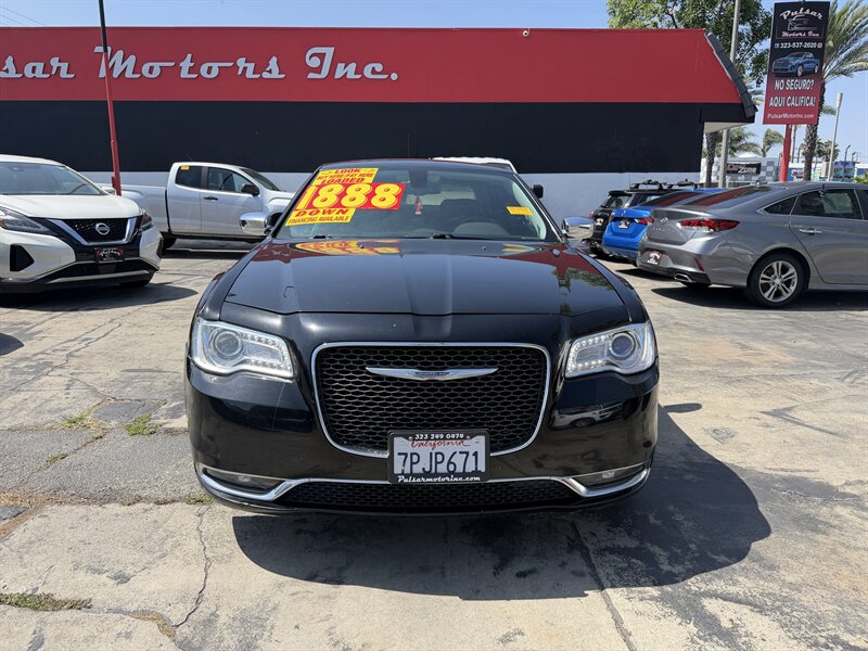 2016 Chrysler 300C  