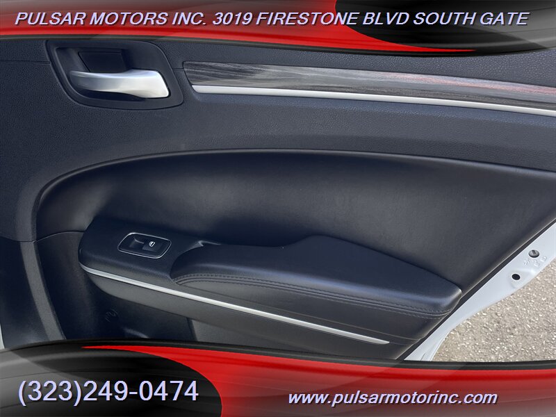 2022 Chrysler 300 Series Touring - Photo 9 - South Gate, CA 90280