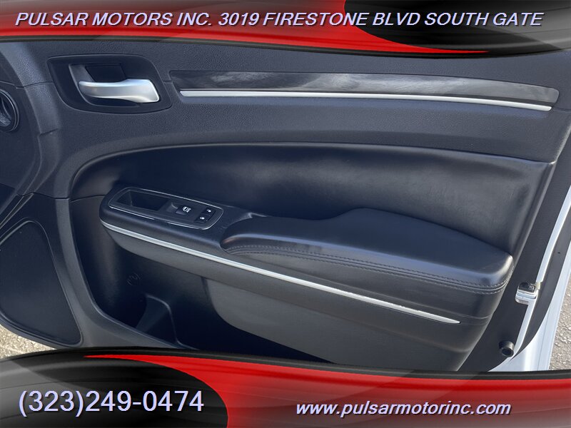 2022 Chrysler 300 Series Touring - Photo 8 - South Gate, CA 90280