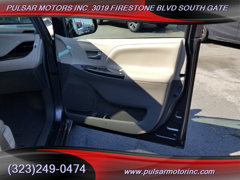 2015 Toyota Sienna XLE 7-Passenger Auto - Photo 36 - South Gate, CA 90280